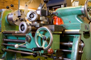 Turning Thin Disks on a Lathe